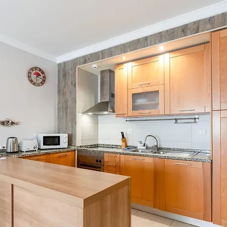 דירה Bright 1 Bdr Flat With Pool & Balcony By Lovelystay *