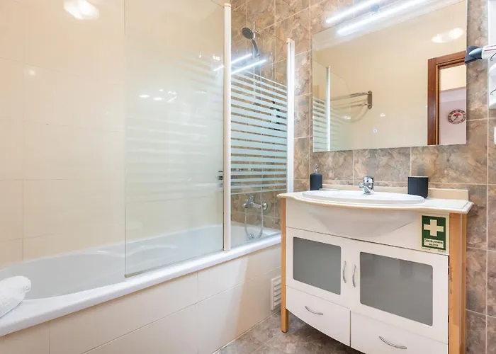 Apartment Bright 1 Bdr Flat With Pool & Balcony By Lovelystay