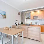Apartmán Bright 1 Bdr Flat With Pool & Balcony By Lovelystay *
