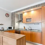 Apartmán Bright 1 Bdr Flat With Pool & Balcony By Lovelystay *
