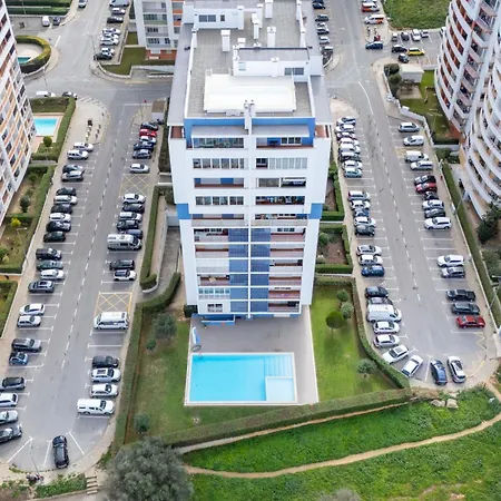 Bright 1 Bdr Flat With Pool & Balcony By Lovelystay Apartmán *