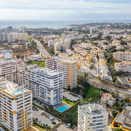 Apartamento Bright 1 Bdr Flat With Pool & Balcony By Lovelystay Portimão