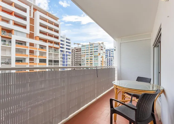 Bright 1 Bdr Flat With Pool & Balcony By Lovelystay Portimão