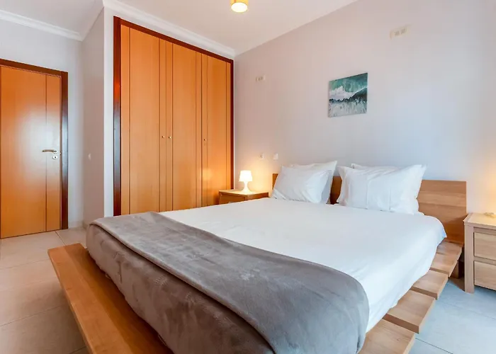 Bright 1 Bdr Flat With Pool & Balcony By Lovelystay Apartament Portimão