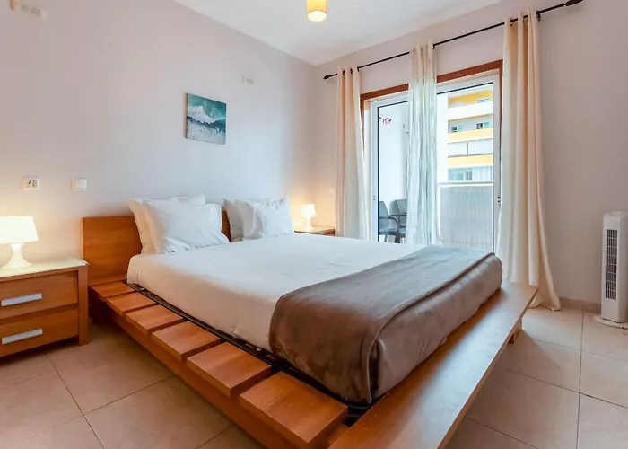 Bright 1 Bdr Flat With Pool & Balcony By Lovelystay * Portimão