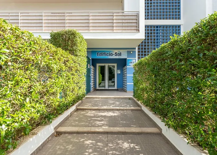 Bright 1 Bdr Flat With Pool & Balcony By Lovelystay Apartament *