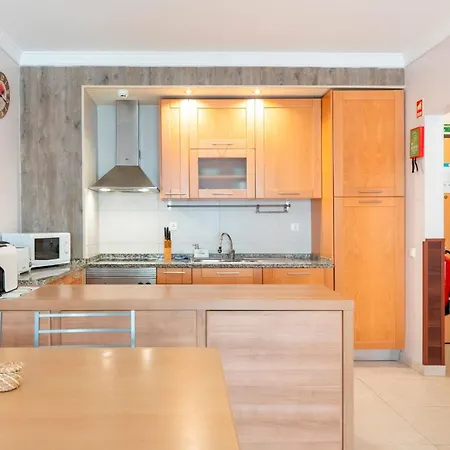 Bright 1 Bdr Flat With Pool & Balcony By Lovelystay ポルティマン