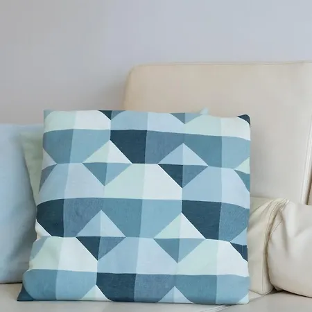 Bright 1 Bdr Flat With Pool & Balcony By Lovelystay * Портиман