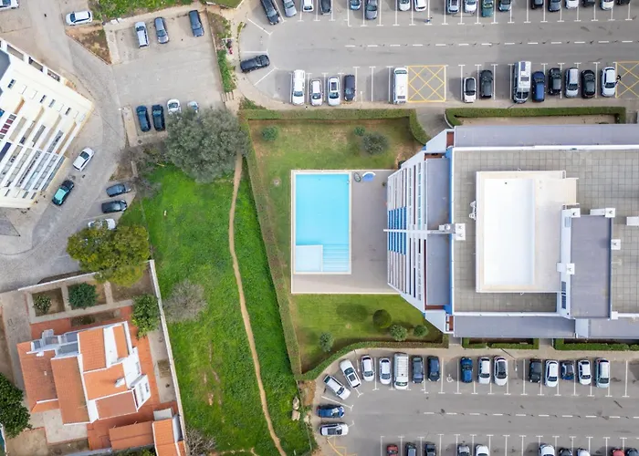 Bright 1 Bdr Flat With Pool & Balcony By Lovelystay * Портиман