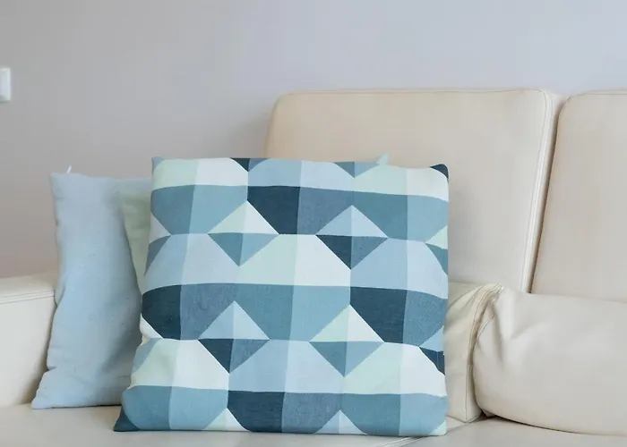 Bright 1 Bdr Flat With Pool & Balcony By Lovelystay * Портиман